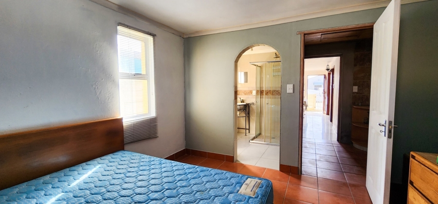 4 Bedroom Property for Sale in Struisbaai Western Cape